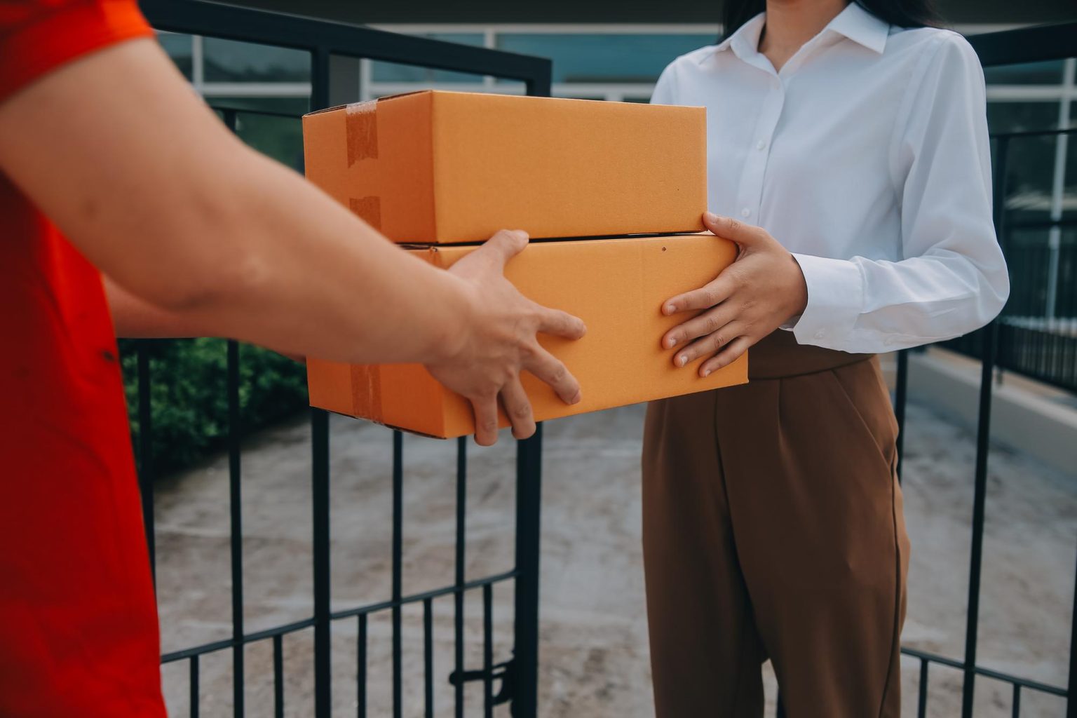 Hand Carry Services For Sensitive Documents 365 Days